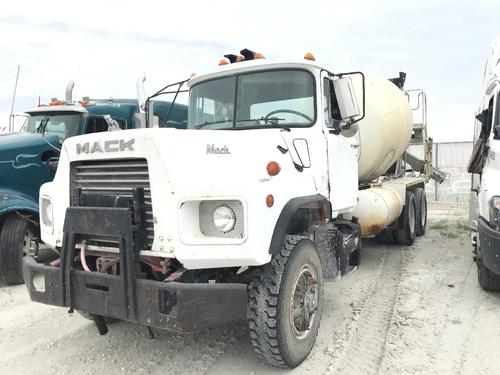 Mack DM600