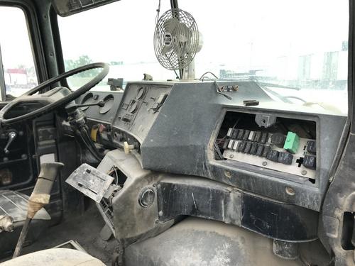 Mack DM600