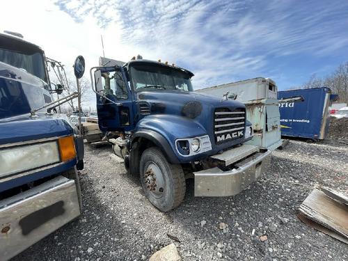 MACK CV713 GRANITE