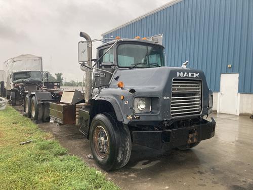 Mack DM800