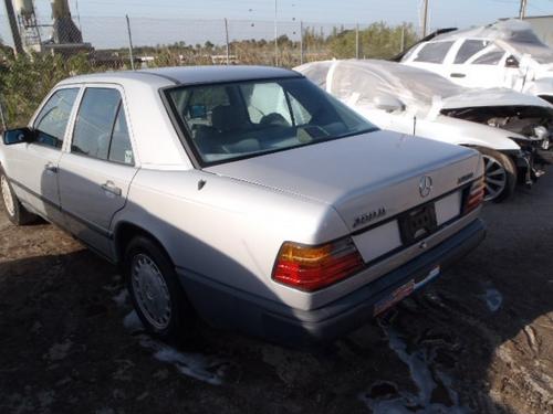 MERCEDES-BENZ MERCEDES 300D