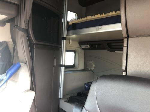 Volvo VNL