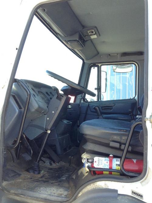 PETERBILT 270 LCF