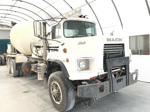 Mack DM600