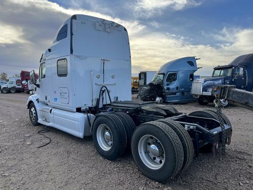 Peterbilt 587