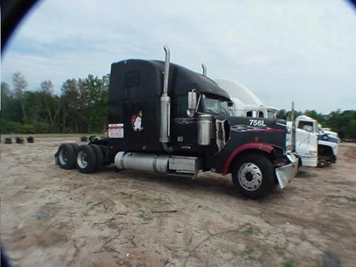 FREIGHTLINER FLD132064T CLASSIC