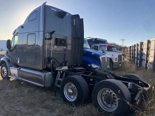 Peterbilt 587