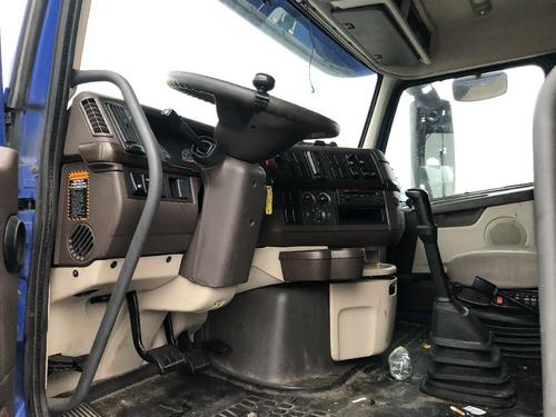 Volvo VNL