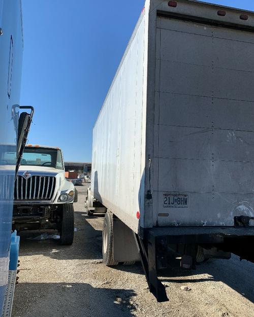 FREIGHTLINER M2 106