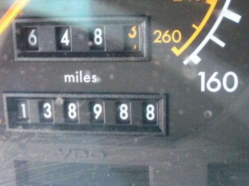 MERCEDES-BENZ MERCEDES 300E