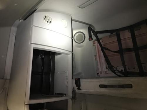 Volvo VNL