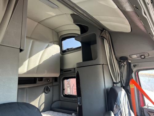 Peterbilt 587