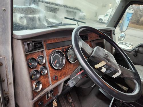 Kenworth T300