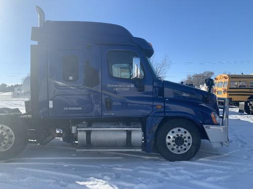 FREIGHTLINER CASCADIA 125