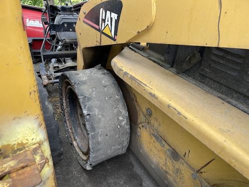 CAT 252B Skid Steer