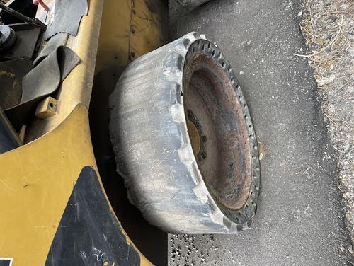 CAT 252B Skid Steer