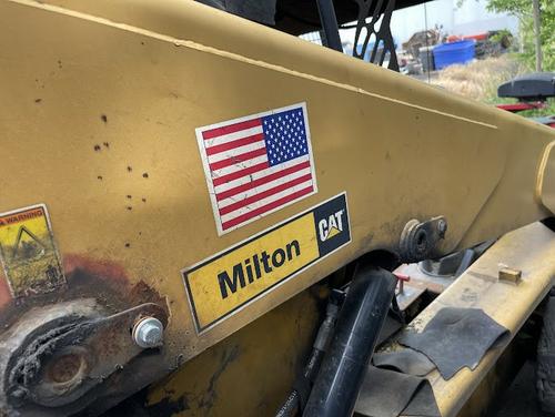CAT 252B Skid Steer