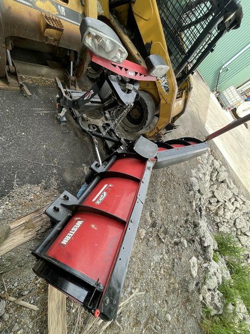 CAT 252B Skid Steer