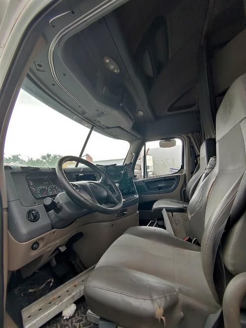 FREIGHTLINER CASCADIA