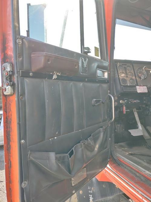 INTERNATIONAL F-9300 SBA