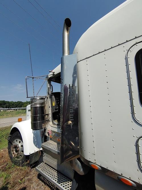 KENWORTH W900L