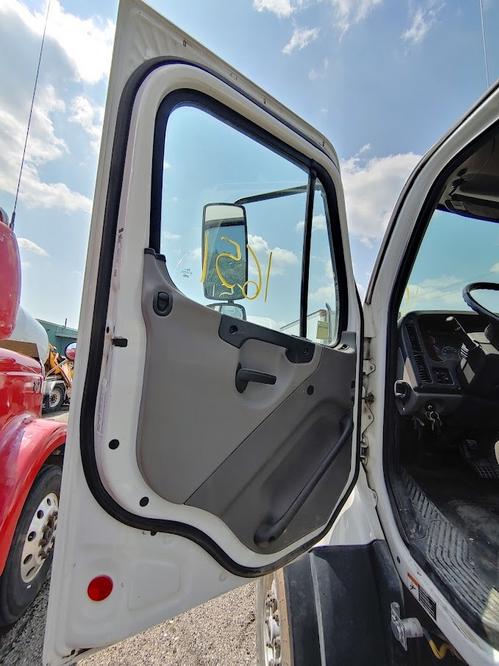 FREIGHTLINER COLUMBIA 120