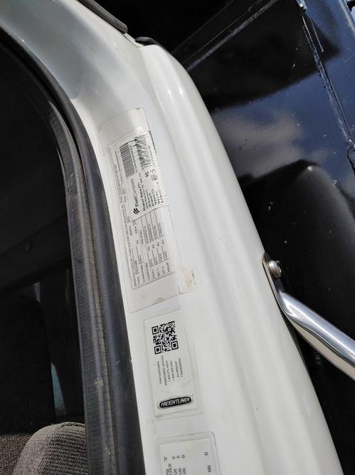 FREIGHTLINER COLUMBIA 120