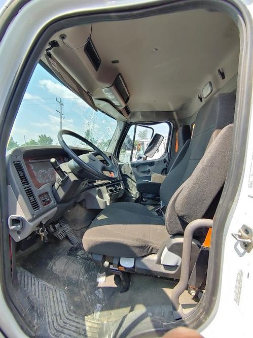 FREIGHTLINER COLUMBIA 120