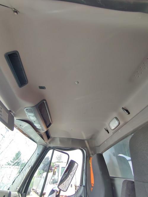 FREIGHTLINER COLUMBIA 120