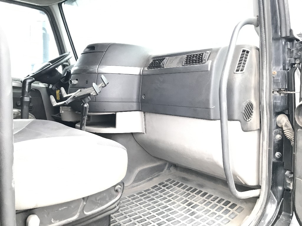 Volvo VNL