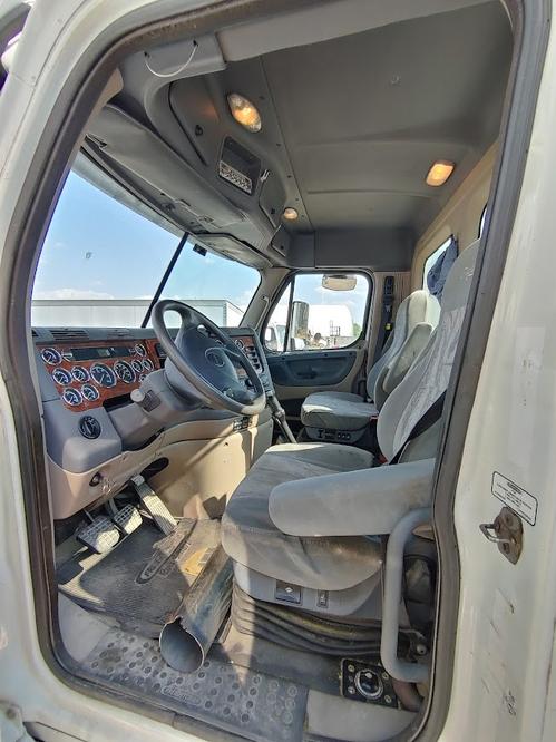 FREIGHTLINER CASCADIA