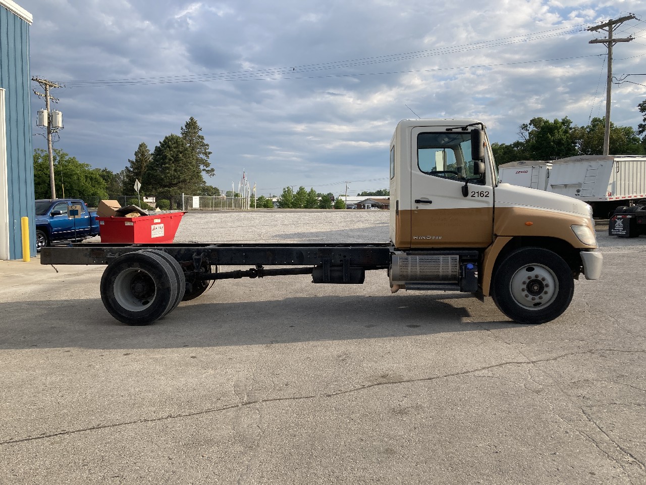 Hino 338