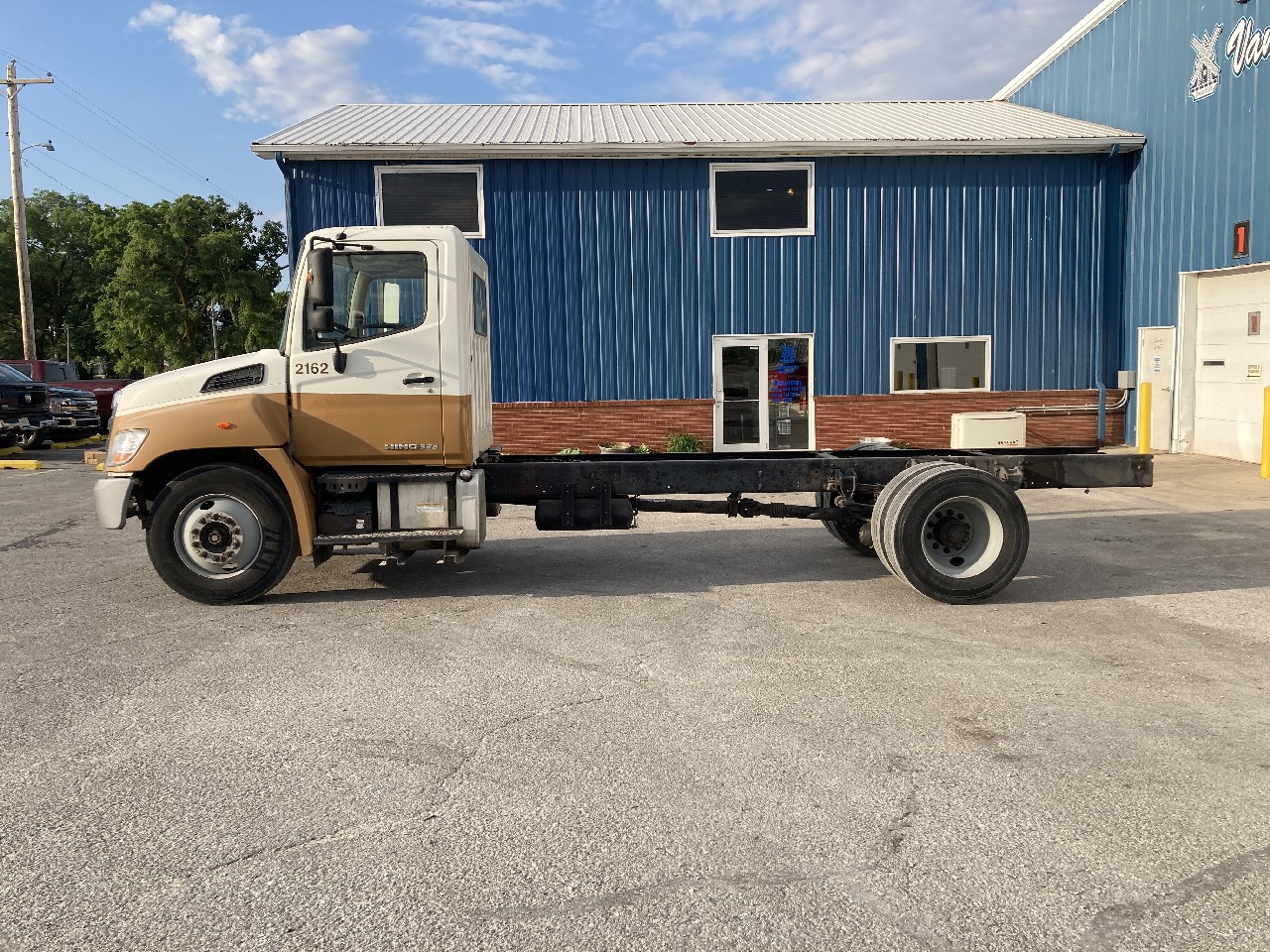 Hino 338