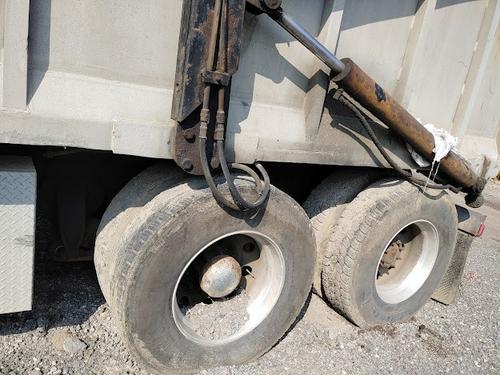 FREIGHTLINER FL112
