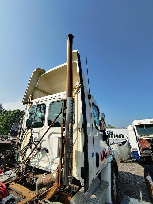 FREIGHTLINER CASCADIA 113BBC