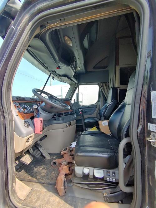 FREIGHTLINER CASCADIA