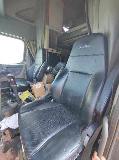 FREIGHTLINER CASCADIA