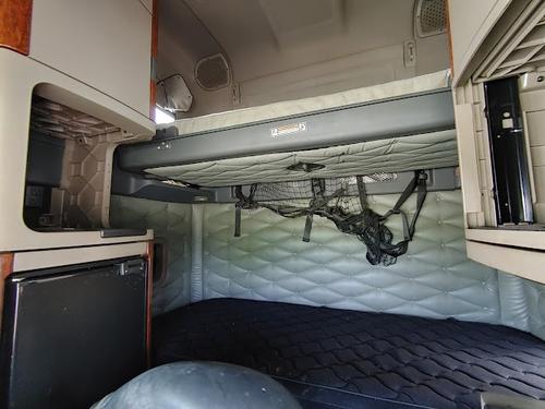 FREIGHTLINER CASCADIA