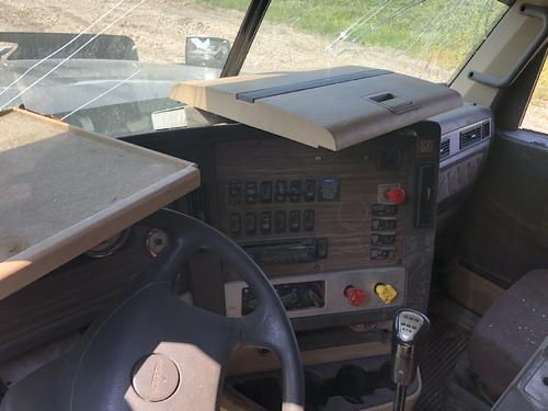 Freightliner 122SD