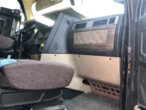 Freightliner 122SD