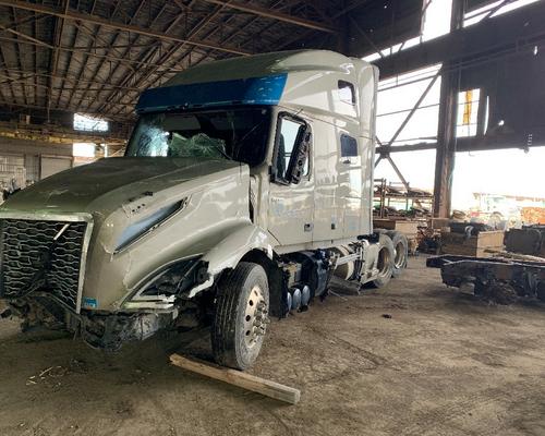 VOLVO VNL