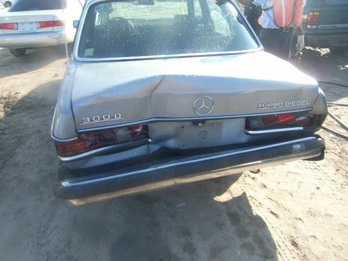 MERCEDES-BENZ MERCEDES 300D