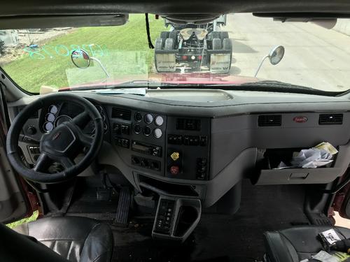 Peterbilt 587