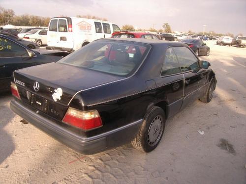 MERCEDES-BENZ MERCEDES 300E