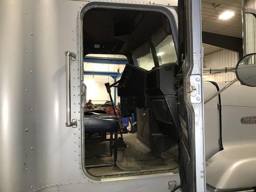 Freightliner FLD120