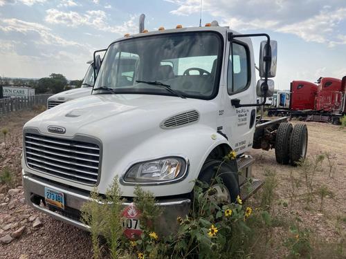 Freightliner M2 106