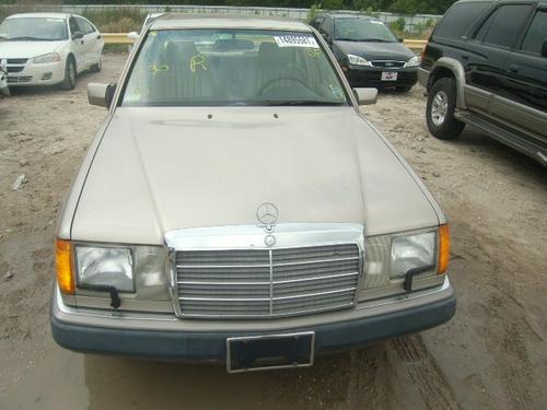 MERCEDES-BENZ MERCEDES 300E