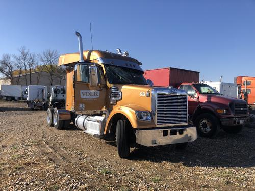 Freightliner 122SD