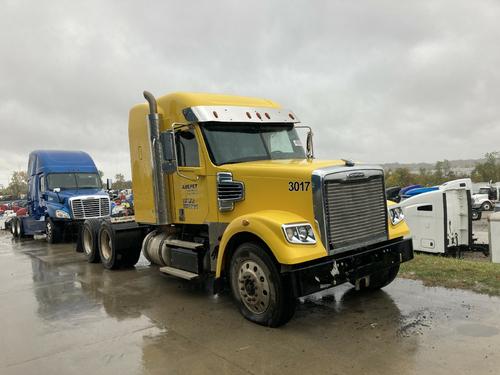 Freightliner 122SD