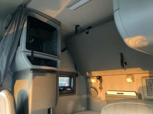 Volvo VNL